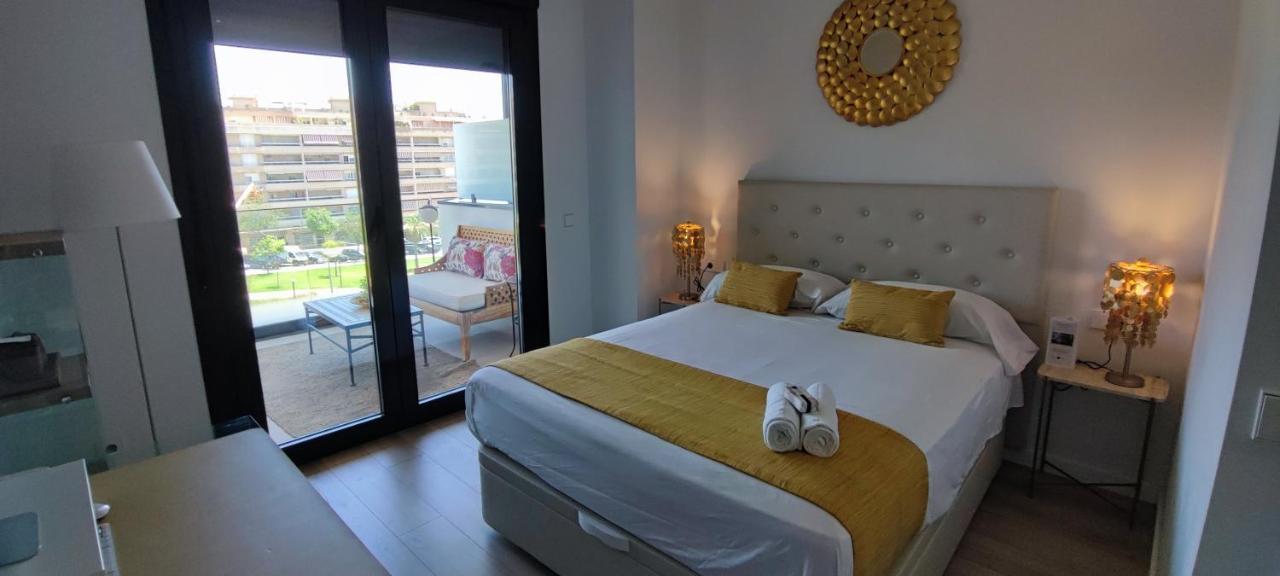 Teatinos Suite Малага Экстерьер фото